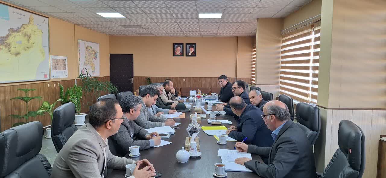 تأکید مسئولان استان سمنان بر لزوم برخورد قانونی با برداشت‌کنندگان غیرمجاز منابع آبی